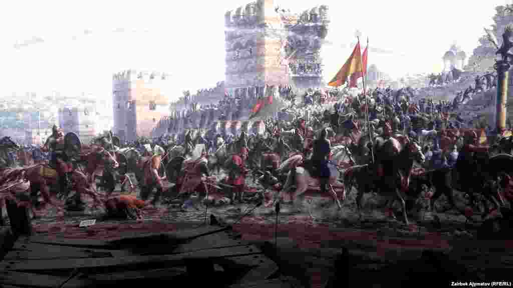 «Панорама 1453» расположена в парке Топкапы в Стамбуле. Сам музей сооружен на месте ожесточенных сражений 1453 года, когда войска под предводительством султана Мехмеда II захватили Константинополь. 