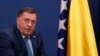Član Predsjedništva BiH Milorad Dodik pokrenuo je zvanično i prvi potpisao peticiju kojom se izražava stav o neprihvatanju nametanja zakona od odlazećeg visokog predstavnika u BiH Valentina Inzka, Banja Luka (23. juli 2021.)