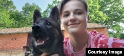 Анна та її собака Бублік