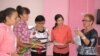 Бакча мөдире Бриллиант Абдрахманова (у) тәрбиячеләр белән