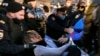Шаардык полиция жалпысынан 130дан ашык киши кармалганын билдирди.