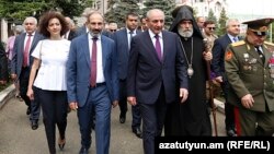 Նիկոլ Փաշինյանն ու Բակո Սահակյանը Ստեփանակերտում: 9-ը մայիսի, 2018