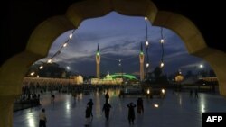 د داتا ګنج بخش مزاز 