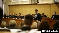 Premijer i članovi Vlade u sabornici