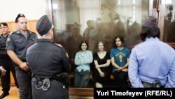 В зале Хамовнического суда.