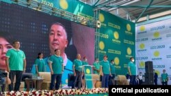 На съезде партии «Кыргызстан». Бишкек. 20 августа 2020 года.