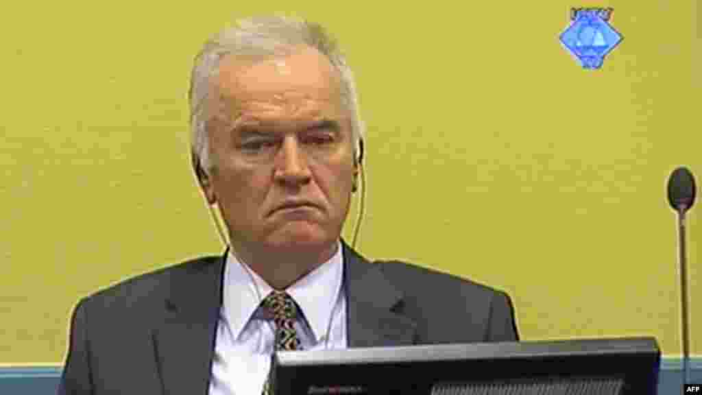 Ratko Mladić u sudnici Haškog tribunala, 16. maj 2012.