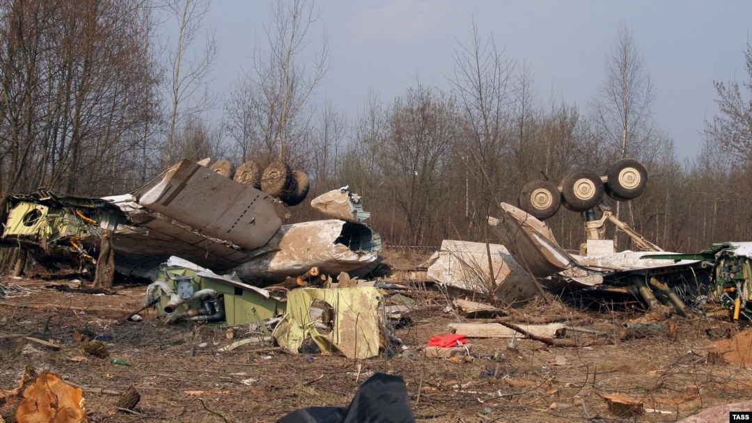 На місці «Смоленської катастрофи», фото 14 квітня 2010 року
