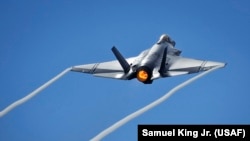 F-35 ռազմական օդանավը թռիչքի ժամանակ, արխիվ