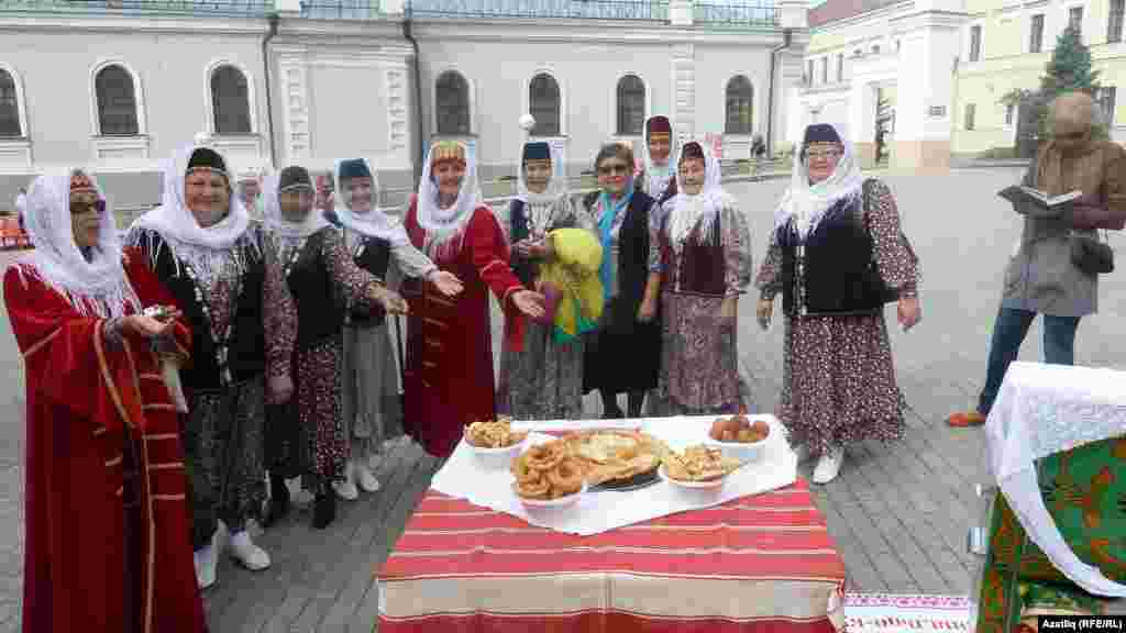 "Умырзая" ансамбле "Түгәрәк уен"да