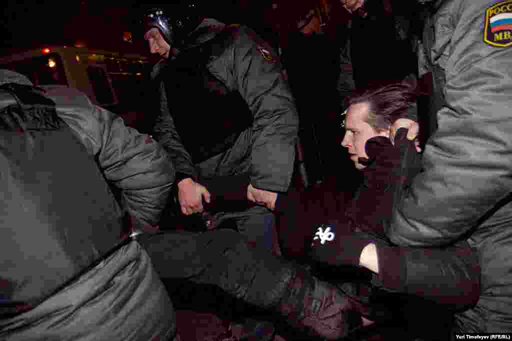 Гадел сайлау тарафдары тоткарлана