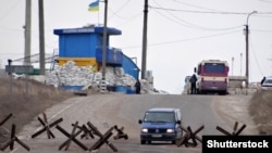 Иллюстративное фото. Блокпост в Лисичанске. Март 2015 года