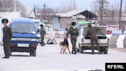 Баткен: кыргыз-өзбек чегиндеги чек ара бекети