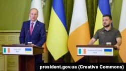 Прем'єр-міністр Ірландії Міхол Мартін та президент України Володимир Зеленський на брифінгу у Києві, 6 липня 2022 року 