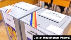 Al doilea tur al al alegerilor prezidențiale românești are loc pe 18 mai. Votul în străinătate este organizat și în zilele de vineri și sâmbătă.