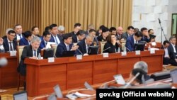Члены правительства в парламенте во время обсуждения проекта бюджета на 2019 год. 29 ноября 2018 года.