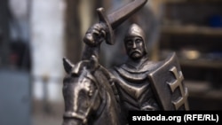 Фрагмэнт памятнага знаку для будынка, дзе абвешчаная незалежнасьць БНР