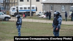 Кырымтатар йортларын тентү, архив фотосы