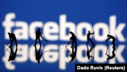 "Facebook".