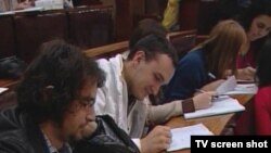 U Republici Srpskoj na svima fakultetima je četverogodišnji studij, a na sarajevskom Univerzitetu studij traje tri godine 