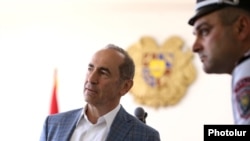 Հայաստանի երկրորդ նախագահը դատական նիստերից մեկի ժամանակ, արխիվ