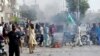 Supporters of Islamic political party Tehrik-e Labaik Pakistan protest after the Supreme Court's decision to acquit Asia Bibi of blasphemy in Karachi on November 2.