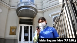 Специалисты Национального центра по контролю за заболеваниями призывают жителей страны быть осторожными при тактильных контактах с животными