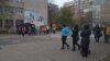 Возле одного из «избирательных участков» в Донецке