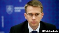 «ЄС засуджує рішення Російської Федерації провести перепис населення на незаконно анексованій українській території Крим та місті Севастопол», – йдеться в заяві речника Служби Пітера Стано