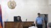 Судья Давид Григорян оглашает решение об освобождении экс-президента Армении Роберта Кочаряна из-под ареста, Ереван, 18 мая 2019 г․