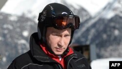 Ресей президенті олимпиада нысандарын тексеріп жүр. Сочи, 3 қаңтар 2014 жыл.