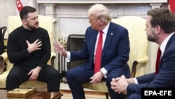 Президент Украины Владимир Зеленский (слева), президент США Дональд Трамп и вице-президент США Джей ди Венс (справа) во время встречи в Овальном кабинете Белого дома. Вашингтон, 28 февраля 2025 года
