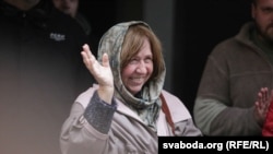 Сьвятлана Алексіевіч прымае віншаваньні