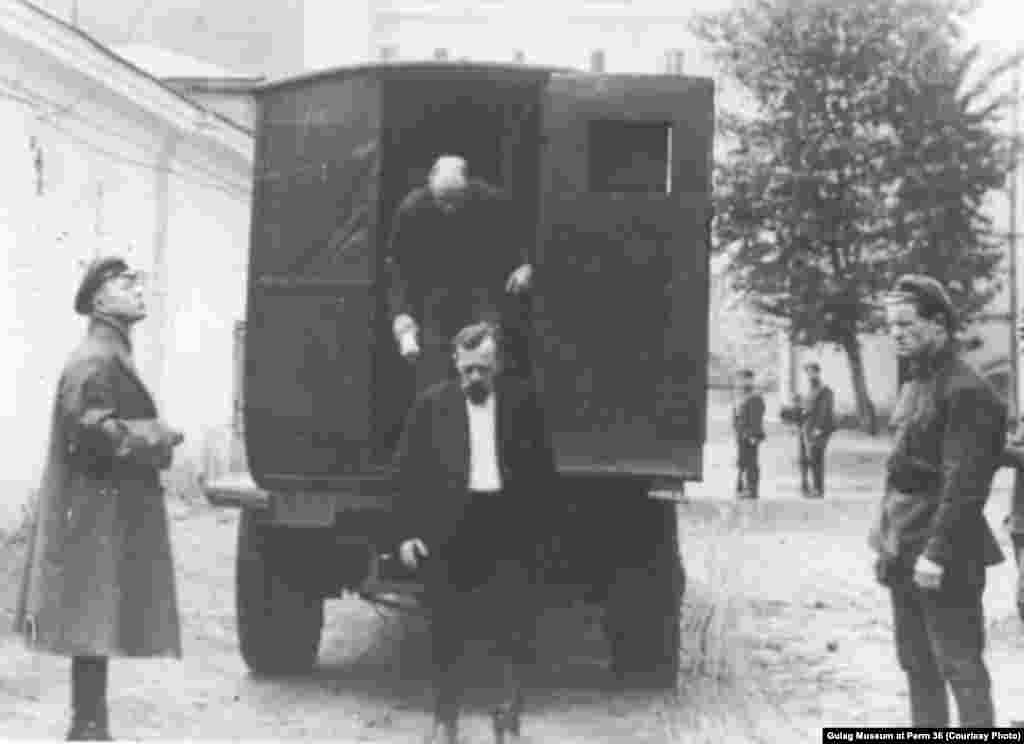 Тоткыннарны ташу машинасы