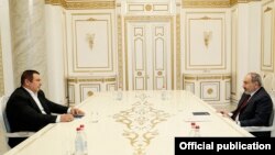 Armenia - Prime Minister Nikol Pashinian meets Gagik Tsarukian, March 18, 2021.