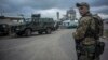 Иллюстративное фото. Военнослужащий в Станице Луганской, 9 октября 2016 года