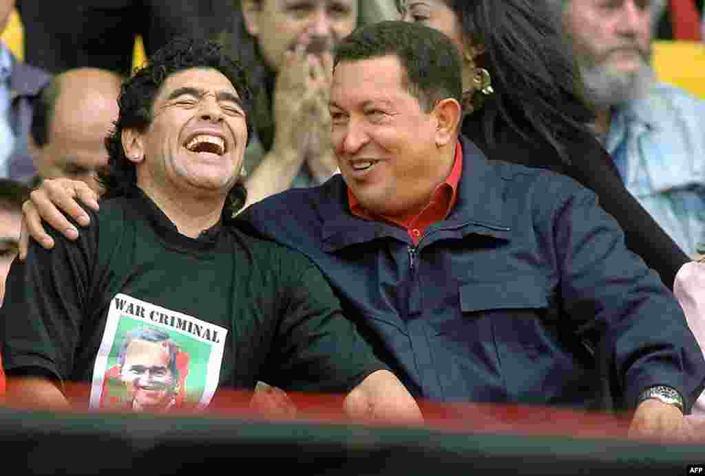 Венесуэланын мурдагы президенти Уго Чавес менен. 2005-жыл. 